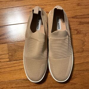 Steve Madden Size 10 cream slipons.  Most comfy & hugs your feet perfectly